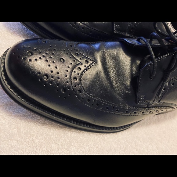 Brand New Super Comfortable Shoes By DOCKERS - Box 64 - Picture 4 of 6
